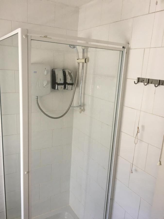 Budget Stay, Shared Guest House, R1 Mount Pleasant Hill Swansea Bagian luar foto