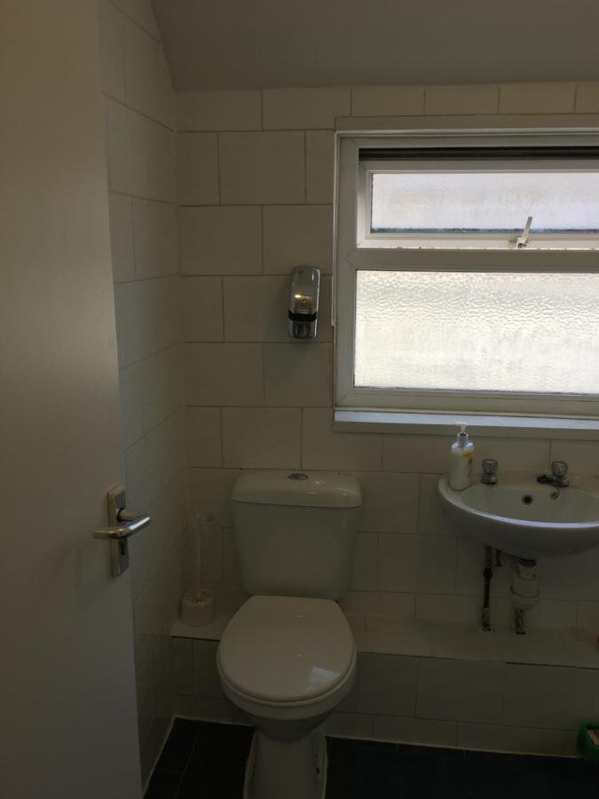 Budget Stay, Shared Guest House, R1 Mount Pleasant Hill Swansea Bagian luar foto
