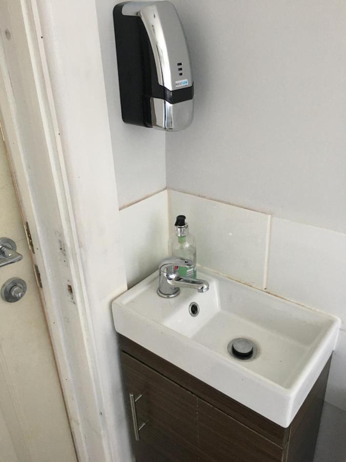 Budget Stay, Shared Guest House, R1 Mount Pleasant Hill Swansea Bagian luar foto