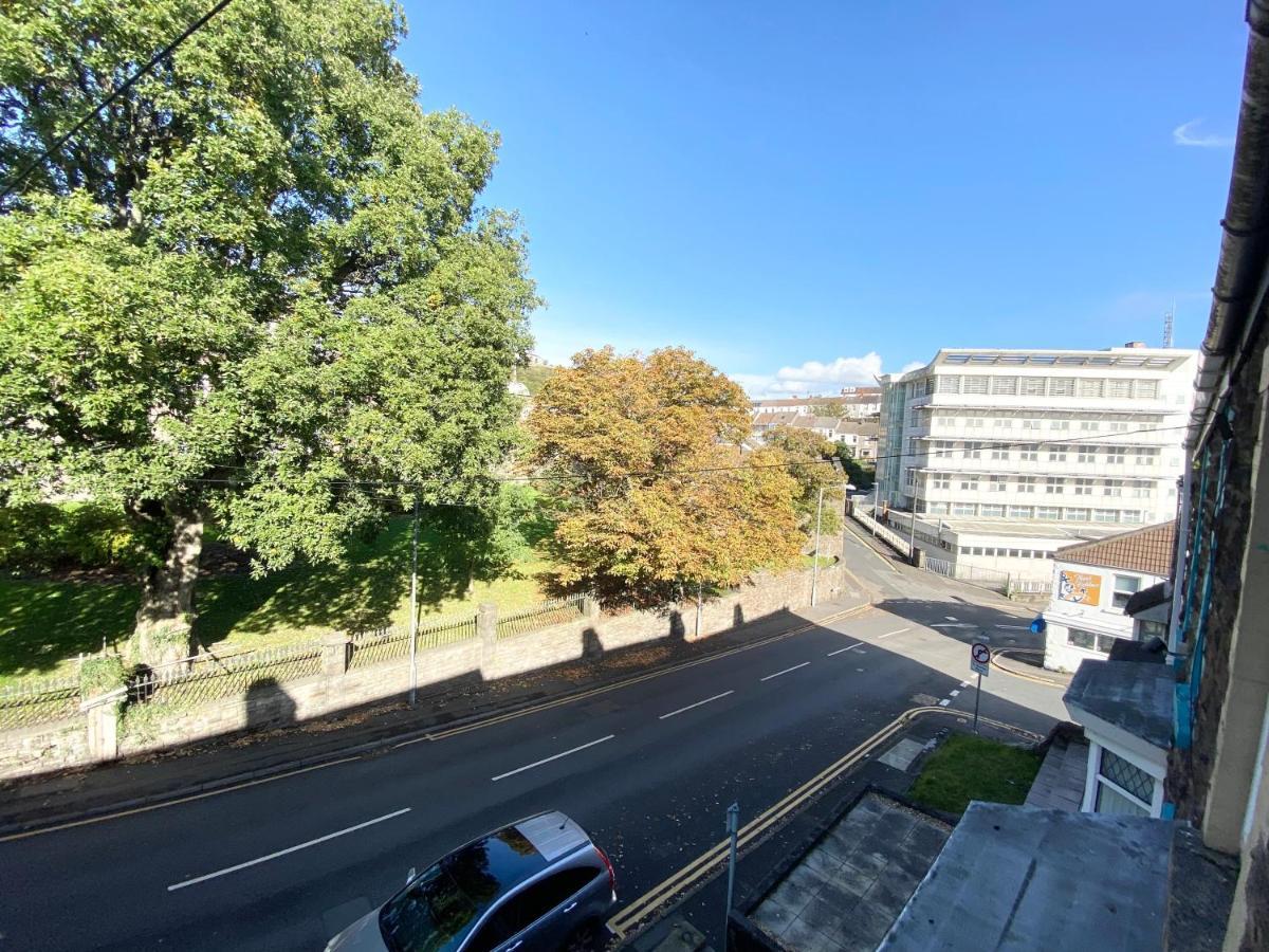 Budget Stay, Shared Guest House, R1 Mount Pleasant Hill Swansea Bagian luar foto