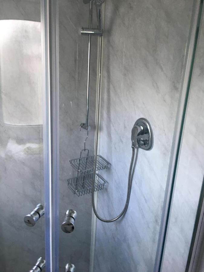Budget Stay, Shared Guest House, R1 Mount Pleasant Hill Swansea Bagian luar foto